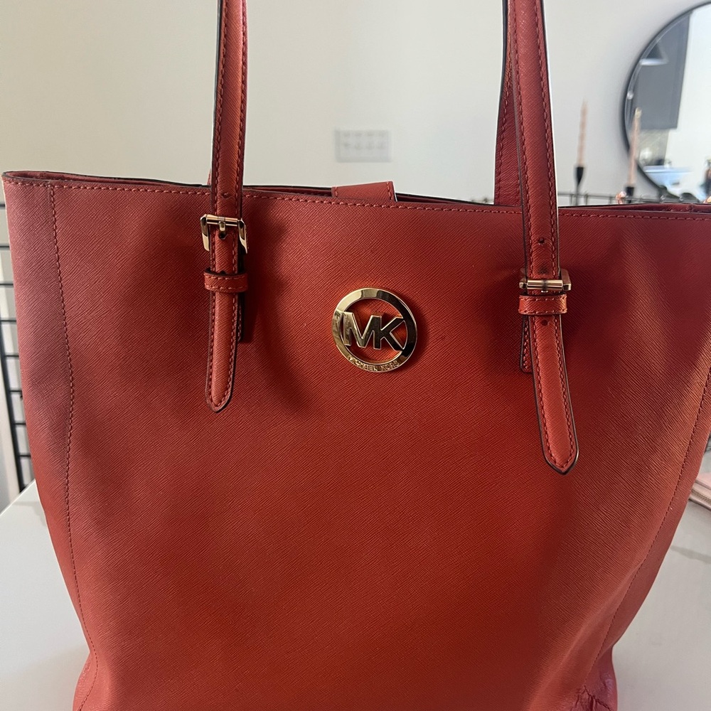 Michael Kors Elegant burnt orange Tote Bag